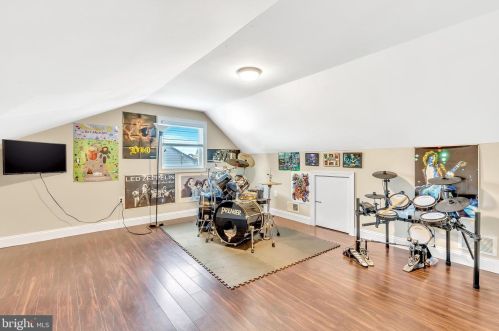 25 Amsterdam Rd, Trenton NJ 08620-1902 exterior