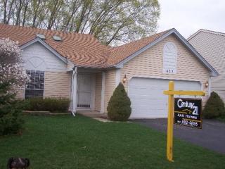 653 Hampton Cir, Hoffman Estates, IL 60120-7631