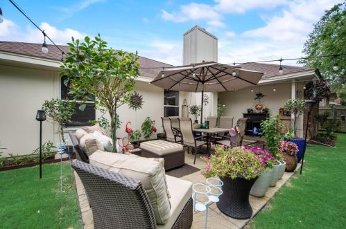 1131 Brookside Dr, Cedar Hill TX 75104-8800 exterior