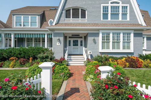 564 East Ave, Point Pleasant Beach, NJ 08742-5317