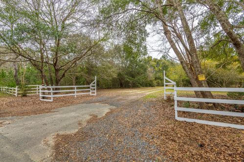 7997 Doar Rd, Awendaw SC  29429-6115 exterior