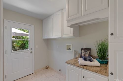 2929 Hempstead Rd, Anaheim CA  92806-4008 exterior