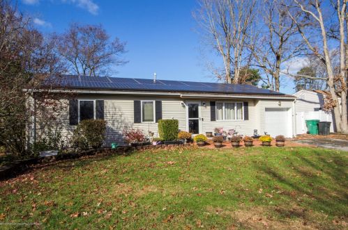 2433 Holly Hill Rd, Lakehurst, NJ 08759-6119