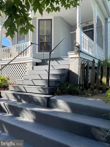 706 Lee Ave, Fredericksburg, VA 22401-5728