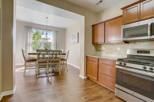 1403 Lighthouse Ln, Pingree Grove IL  60140-2076 exterior