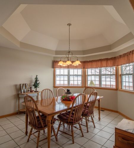 1302 Arneita St, Sycamore IL  60178-1128 exterior