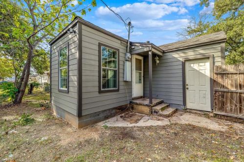 2920 Oakwood St, Fort Worth TX  76117-4331 exterior