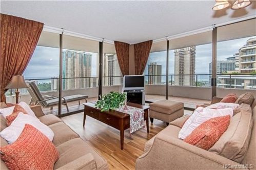 1910 Ala Moana Blvd, Honolulu HI  96815-1814 exterior