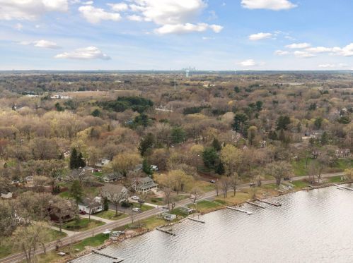 5251 Bald Eagle Blvd, Saint Paul MN  55110-6532 exterior