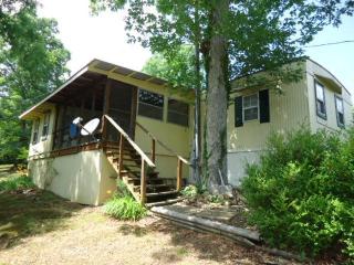 115 Riverview Ln, Waverly, TN 37185-3459