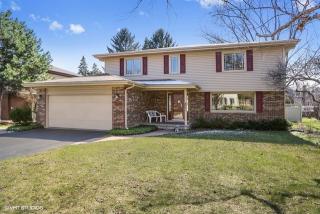 647 Kimball Ave, Palatine IL  60067-6752 exterior