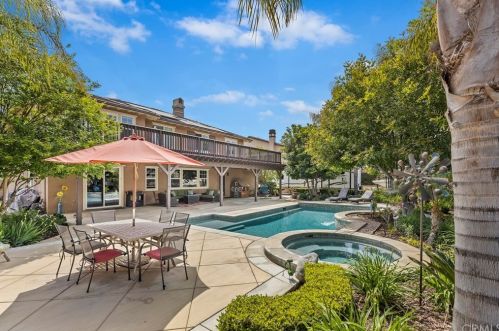 16107 Sierra Heights Dr, Riverside CA  92503-8413 exterior