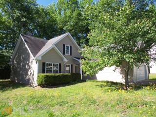 20 Creekview Ct, Porterdale, GA 30016-3312