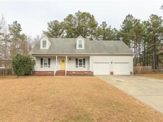 7214 Rockridge Ln, Fayetteville, NC 28306-9747