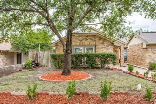 414 Pogue St, Cedar Hill, TX 75104-2839
