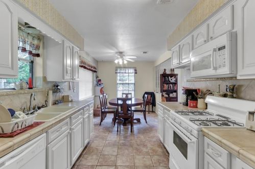 2229 Teas Nursery Rd, Conroe TX  77304-4616 exterior