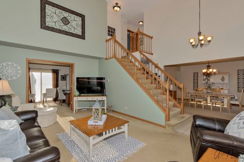 1402 Margate Dr, Buffalo Grove, IL 60089-6848