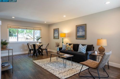 307 Parklane Plz, Pacheco, CA 94553-6114