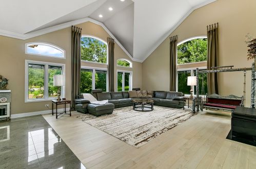 9171 Falling Waters Dr, Willowbrook IL  60527-0717 exterior