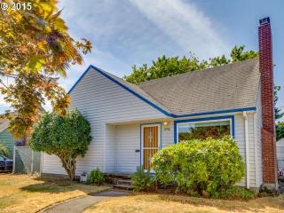 8910 Harrison St, Portland, OR 97216-1939