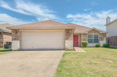 8032 Autumn Creek Trl, Fort Worth, TX 76134-4936