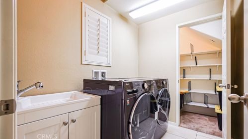 144 Compass, Irvine CA  92618-1155 exterior