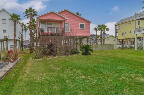 11213 Beard Dr, Galveston, TX 77554-8835