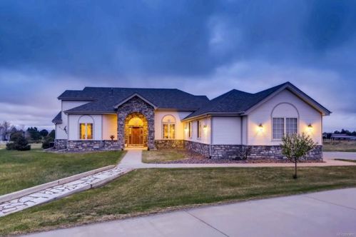 17837 Easter Pl, Denver, CO 80016-1691