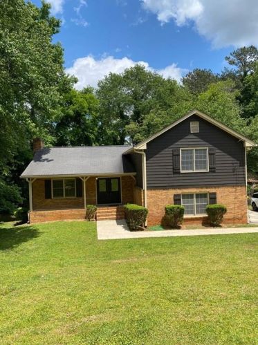 676 Killian Hill Rd, Lilburn, GA 30047-4014