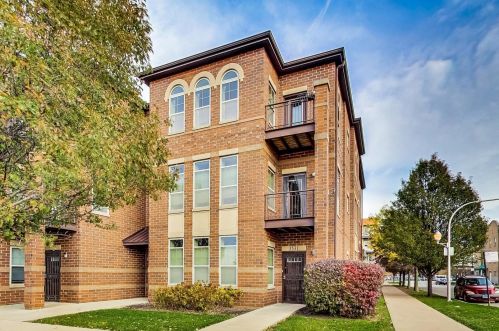 3529 Dearborn St, Chicago, IL 60609-1949