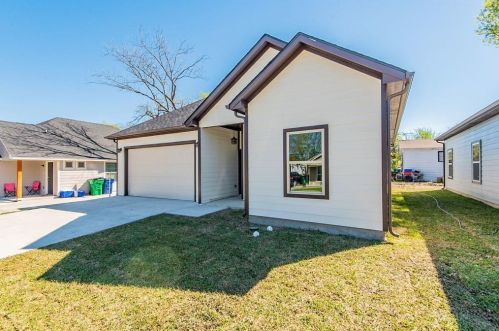 109 Bateman St, Waxahachie, TX 75165-3501