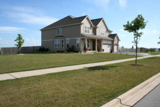 572 Parkside Ln, Plattville, IL 60560-9089