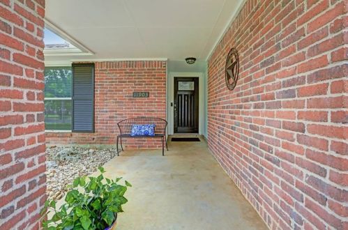 11903 Barrington Way, Austin, TX 78759-3627