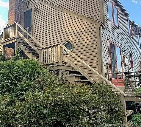 12 Middlesex Ave, Chester, CT 06412-1309