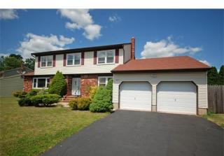 4 Valmere Ct, Edison, NJ 08817-2243
