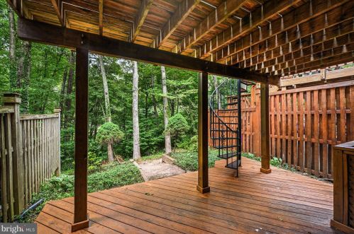 11760 Great Owl Cir, Herndon VA  20194-1169 exterior