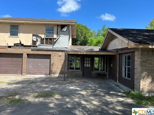 201 Cannon Rd, Victoria, TX 77904-1358
