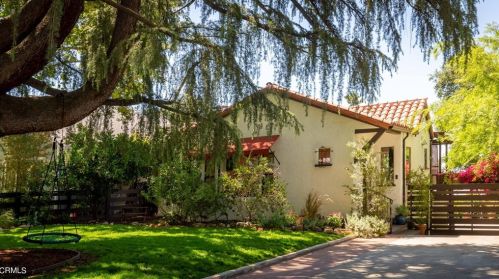 956 Parkman St, Altadena, CA 91001-1442