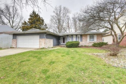 2507 Lynn St, Urbana, IL 61801-6841