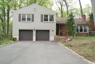 355 Rolling Rock Rd, Mountainside, NJ 07092-2119
