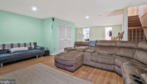 8858 Eagle Rock Ln, Springfield VA  22153-1727 exterior