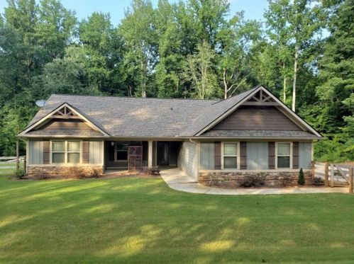 1704 Holbrook Rd, Newnan, GA 30263