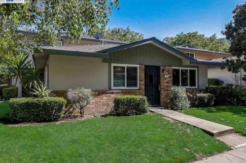 8107 Arroyo Dr, Pleasanton, CA 94588-8153