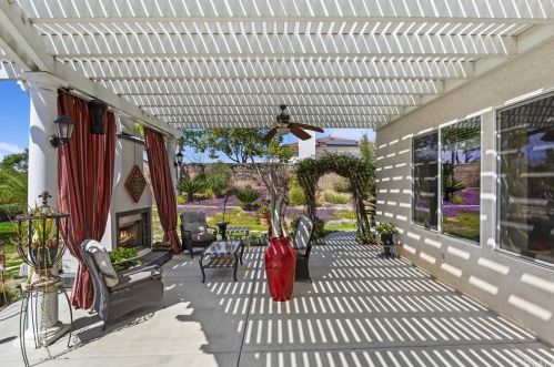 7565 Sun Blossom Ct, Riverside CA  92508-6627 exterior