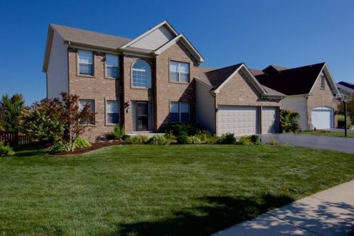 229 Long Beach Rd, Oswego, IL 60543-8073