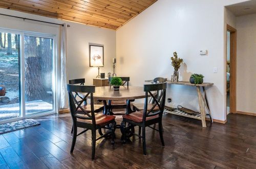 13977 Copenhagen Dr, Truckee CA  96161-6633 exterior