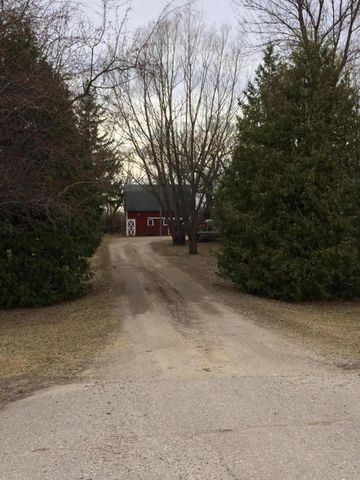 415 Borud St, Winger, MN 56592-4013