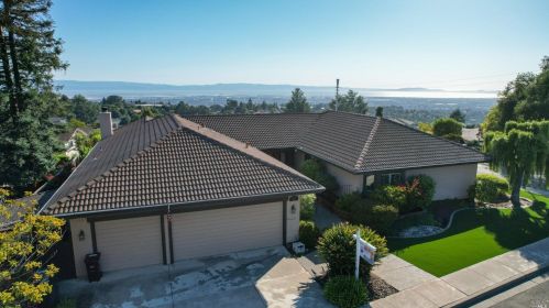 3627 Roxbury Ln, Hayward, CA 94542-1732