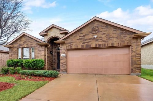 15825 Carlton Oaks Dr, Fort Worth TX  76177-2162 exterior