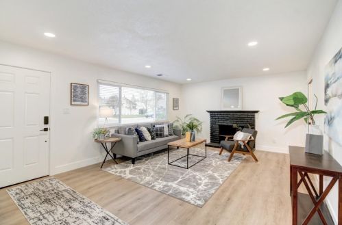 9418 Mary Ellen Way, Elk Grove, CA 95624-1911